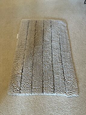 Plush Chenille Bath Rug - Neutral beige 21x33